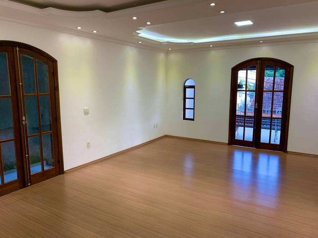 Casa à venda com 3 quartos, 328002m² - Foto 5