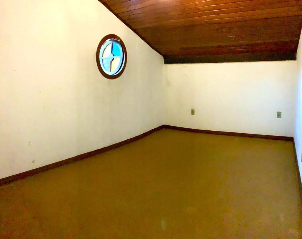 Casa à venda com 3 quartos, 328002m² - Foto 13
