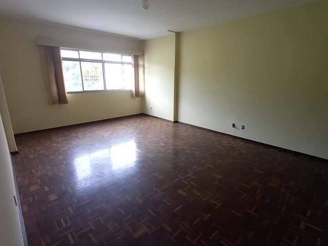 #110 - Apartamento para Venda em Nova Friburgo - RJ